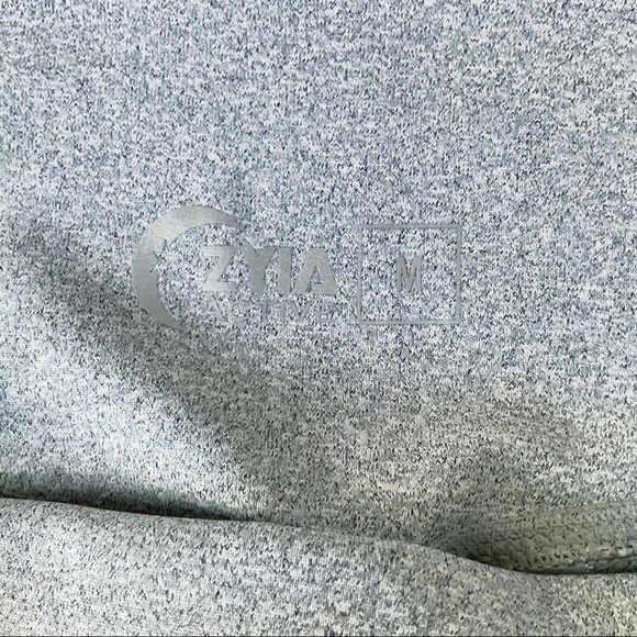 Zyia Active Grey Brilliant Double Scrunchy Hustle Shorts Size M - Picture 8 of 9